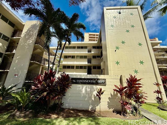 909 Kaheka St in Honolulu, HI - Building Photo - Building Photo