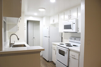 Kiowa Apartments in Los Angeles, CA - Building Photo - Building Photo