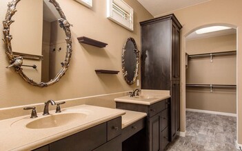 1235 W Desert Sparrow Dr in Saint George, UT - Building Photo - Building Photo
