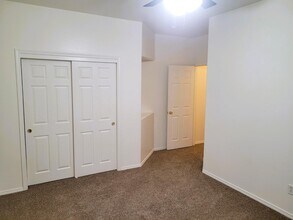 2706 Gloria Ave in Sanger, CA - Building Photo - Building Photo