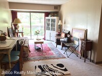 802 Stratford Dr photo'