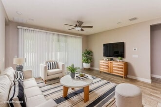 1016 Lee Shore St in Valrico, FL - Building Photo - Building Photo