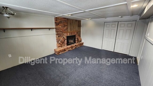 186 Collison Ave in Peterborough, ON - Building Photo - Building Photo