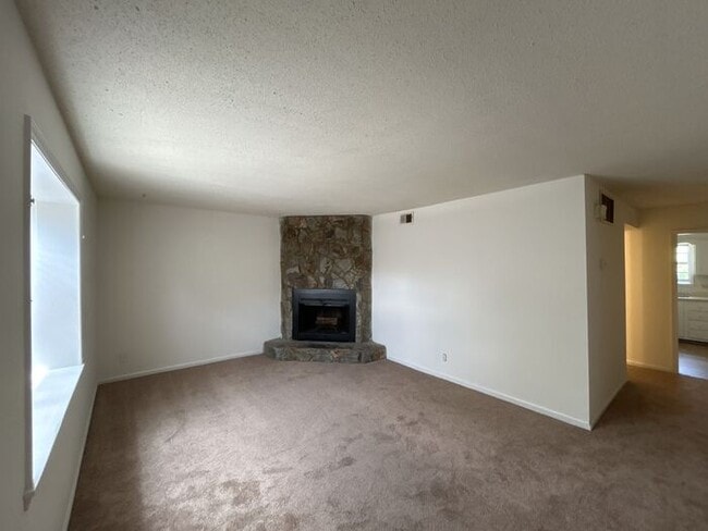 5805 Hunting Ridge Ln in Charlotte, NC - Building Photo - Building Photo