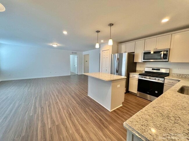 10284 Swan Lake Cir in Ypsilanti, MI - Building Photo - Building Photo