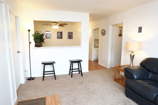 GolfView Apartments By The Bay