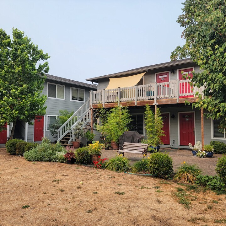 7023 N Burlington Ave, Unit 6 in Portland, OR - Foto de edificio