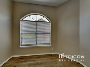 10218 Basin Field Dr in San Antonio, TX - Building Photo - Building Photo