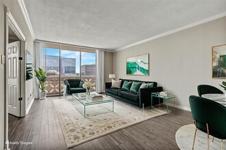 1801 Lavaca St in Austin, TX - Foto de edificio - Building Photo