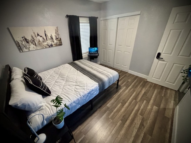 151 Manganese St in Henderson, NV - Foto de edificio - Building Photo