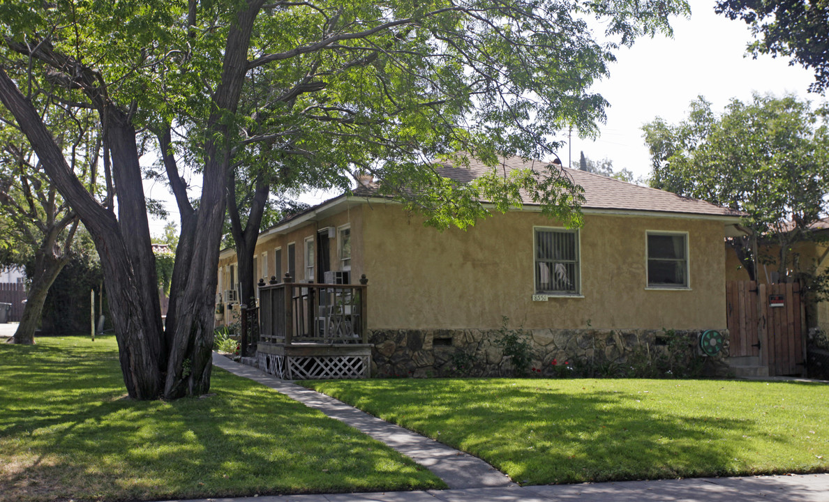 8529-8551 Wheeler Ave in Fontana, CA - Foto de edificio