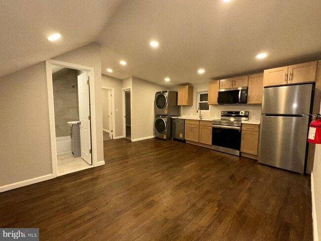 936 Oakmont St in Philadelphia, PA - Building Photo - Building Photo