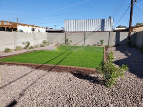 521 E Mission Ln in Phoenix, AZ - Building Photo - Building Photo