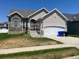 3120 W 525 N in West Point, UT - Building Photo