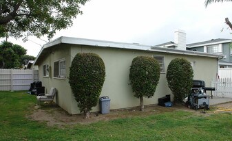 2658 Santa Ana Ave in Costa Mesa, CA - Building Photo