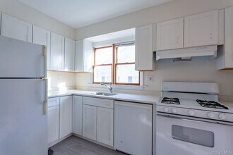 55 Holland Ave in Sleepy Hollow, NY - Building Photo - Building Photo