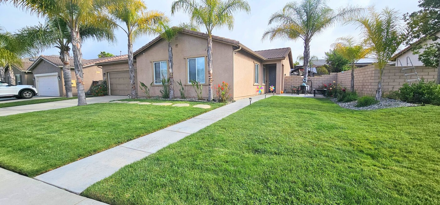 33380 Gypsum St in Menifee, CA - Building Photo