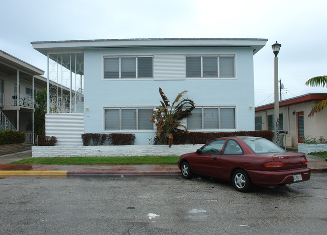 790 81st St in Miami Beach, FL - Foto de edificio - Building Photo