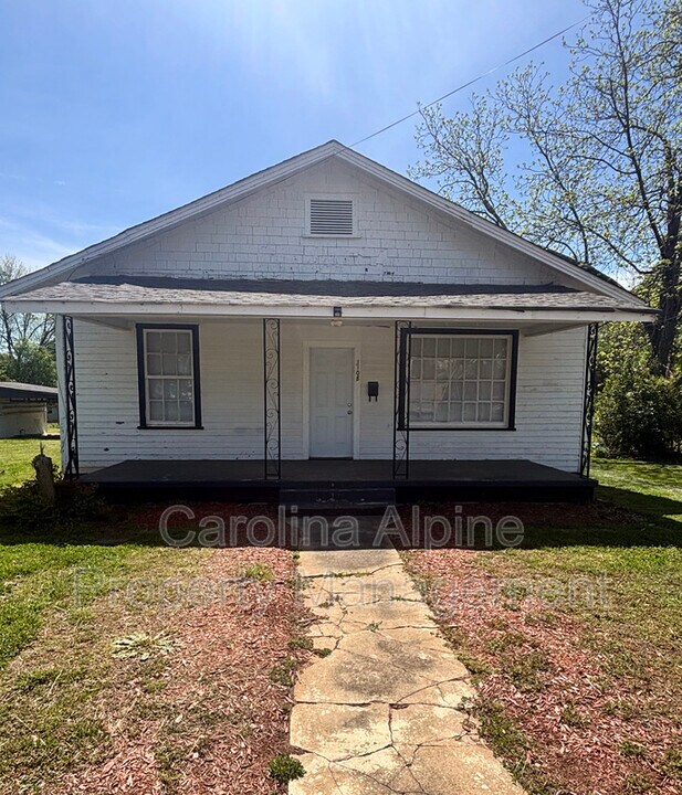 1108 Toms St in Shelby, NC - Building Photo