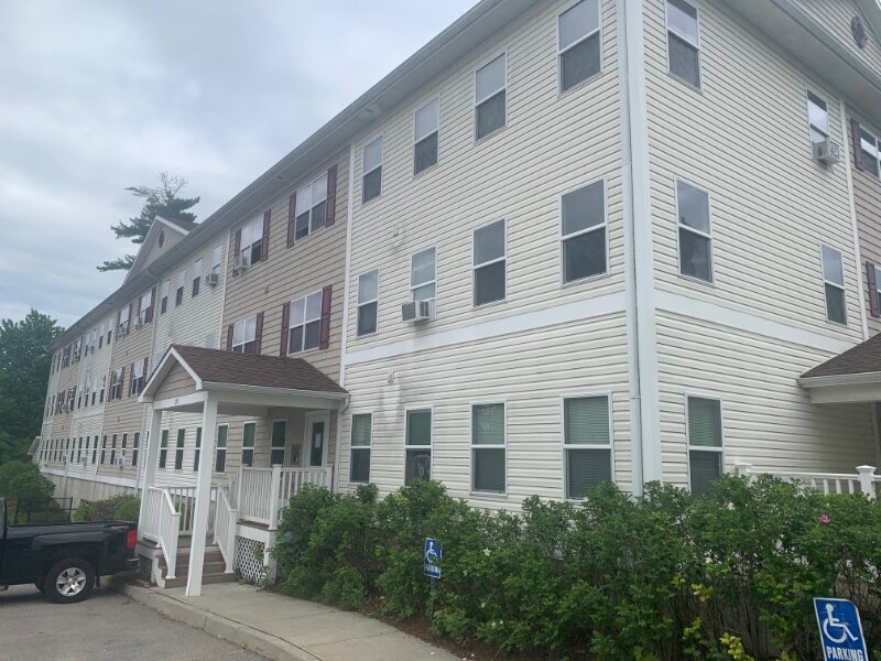 235 Pearl St in Essex, VT - Building Photo