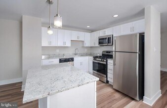 515 W Chelten Ave, Unit 1B-1501 in Philadelphia, PA - Building Photo - Building Photo