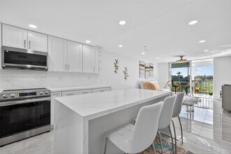 8900 Washington St in Pembroke Pines, FL - Building Photo - Building Photo