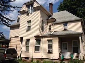 102 South St in Bristol, CT - Foto de edificio