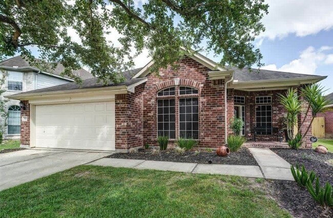 3527 Pine Valley Dr