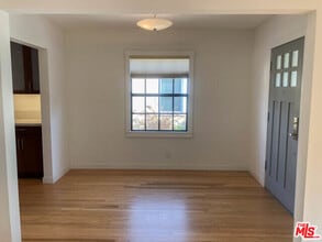 7800 Dunbarton Ave in Los Angeles, CA - Building Photo - Building Photo