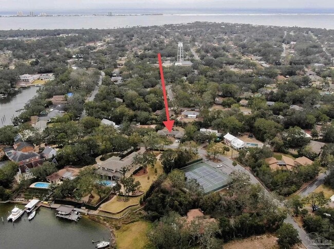 21 Highpoint Dr in Gulf Breeze, FL - Foto de edificio - Building Photo