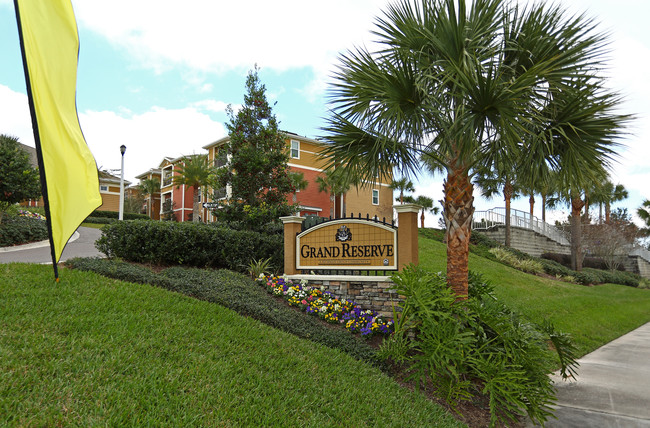 Grand Reserve in Zephyrhills, FL - Building Photo - Building Photo