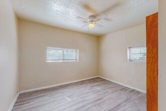 1119 Edith Blvd NE in Albuquerque, NM - Building Photo - Building Photo