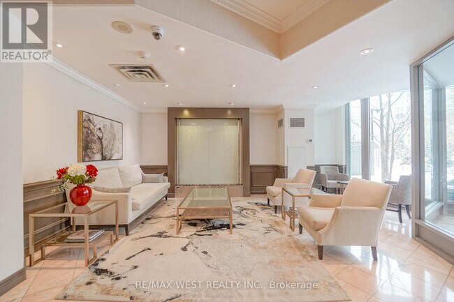 7825 Bayview Ave in Markham, ON - Building Photo - Building Photo