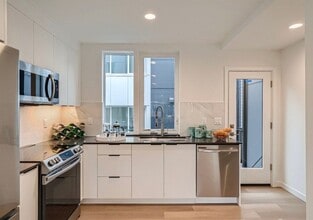 7512 43rd Ave S in Seattle, WA - Building Photo - Building Photo