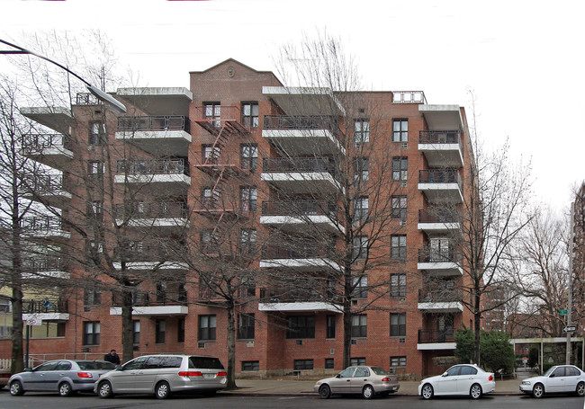 The Continental in Flushing, NY - Building Photo - Building Photo