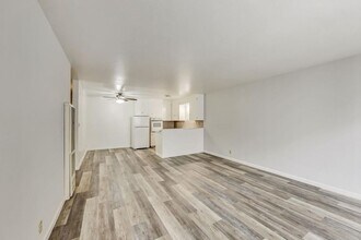 210 Athol Ave in Oakland, CA - Building Photo - Building Photo