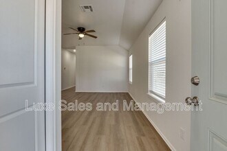 11607 Mackenzie Wy in Yukon, OK - Building Photo - Building Photo