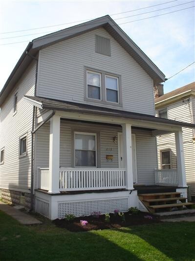 property at 213 W 34th St