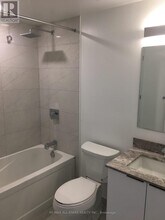 501 Yonge St in Toronto, ON - Building Photo - Building Photo