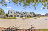 100 Foster Grove Drive in Youngsville, LA - Foto de edificio - Building Photo