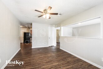 5210 Greylog Dr in Houston, TX - Building Photo - Building Photo