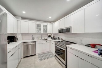 1950 S Ocean Dr, Unit # LE in Hallandale Beach, FL - Building Photo - Building Photo