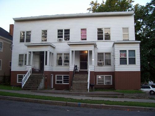 142-146 E Fifth St in Oswego, NY - Foto de edificio