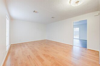 17122 Yeoman Way in Crosby, TX - Building Photo - Building Photo