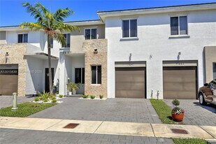 17641 SW 153rd Ct in Miami, FL - Building Photo