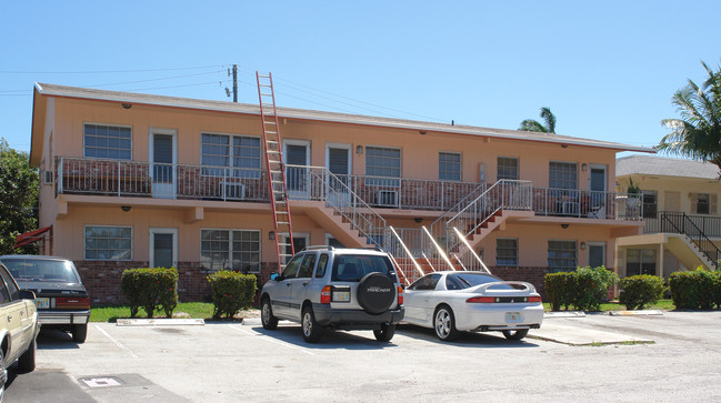 1211 NE 23rd Ave in Pompano Beach, FL - Building Photo - Building Photo