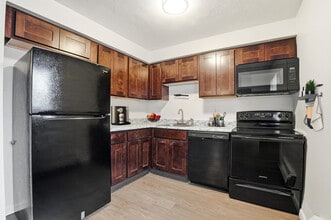 Immaculate Townhomes in Cincinnati, OH - Foto de edificio - Building Photo