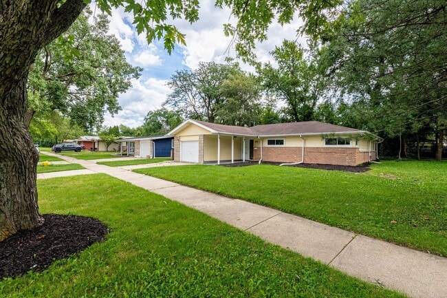 property at 425 Lakewood Blvd