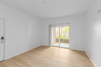 Teresina in Chula Vista, CA - Building Photo - Interior Photo