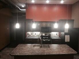 131 N Santa Fe Ave in Salina, KS - Building Photo